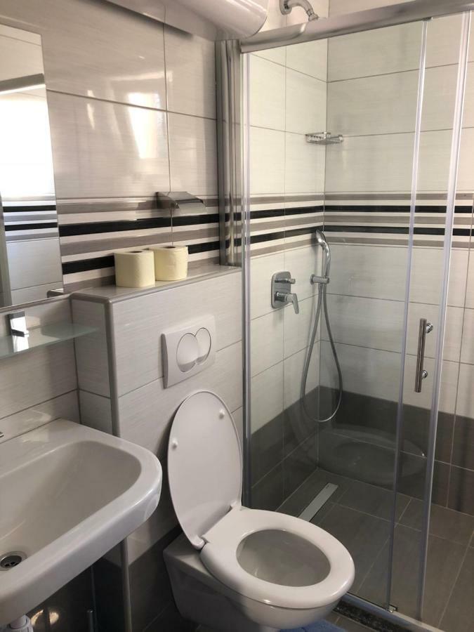 Apartmans And Rooms "Slavica" Novalja Dış mekan fotoğraf