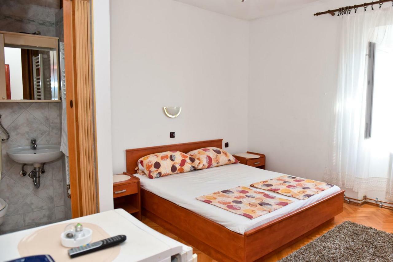 Apartmans And Rooms "Slavica" Novalja Dış mekan fotoğraf
